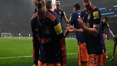 巴萨女足大胜狼堡女足，总比分10-2书写新篇章